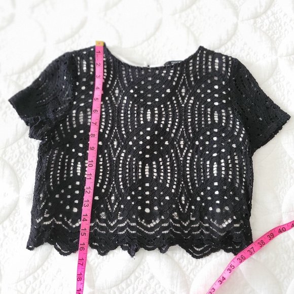 Forever 21 Black Short Sleeve Lace Crop Top - Picture 3 of 5